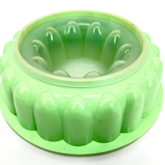 Vintage Tupperware Mint Green 3 Piece Round Jello Ring Mold - Picture 5 of 6
